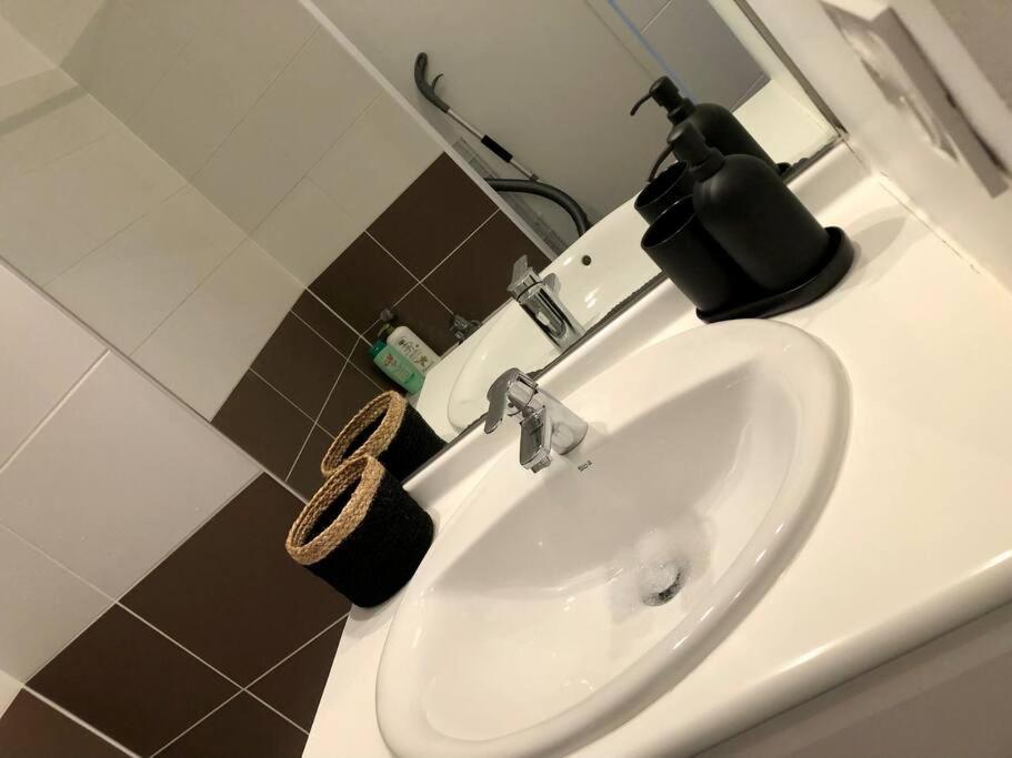 Studio Cosy, Lyon, Avec Garage Prive Экстерьер фото